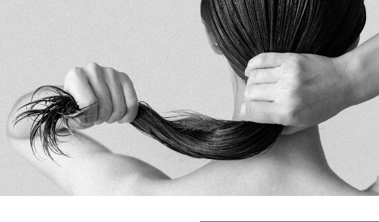 Modelka olejkowanie włosów